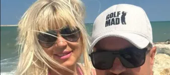 Imagini fascinante cu Elena Udrea în costum de baie. Fostul politician și-a etalat silueta pe litoralul românesc