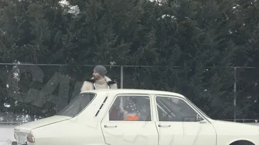 Nu-ţi vine să crezi că el conduce o asemenea maşină. Cunoscutul prezentator TV umblă prin oraş cu o Dacie 1300, ”bătrână” de 45 de ani