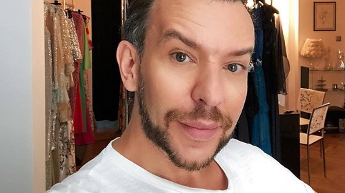 În brațele cui își găsește alinarea Stephan Pelger, după ce a fost bătut și jefuit la Cannes