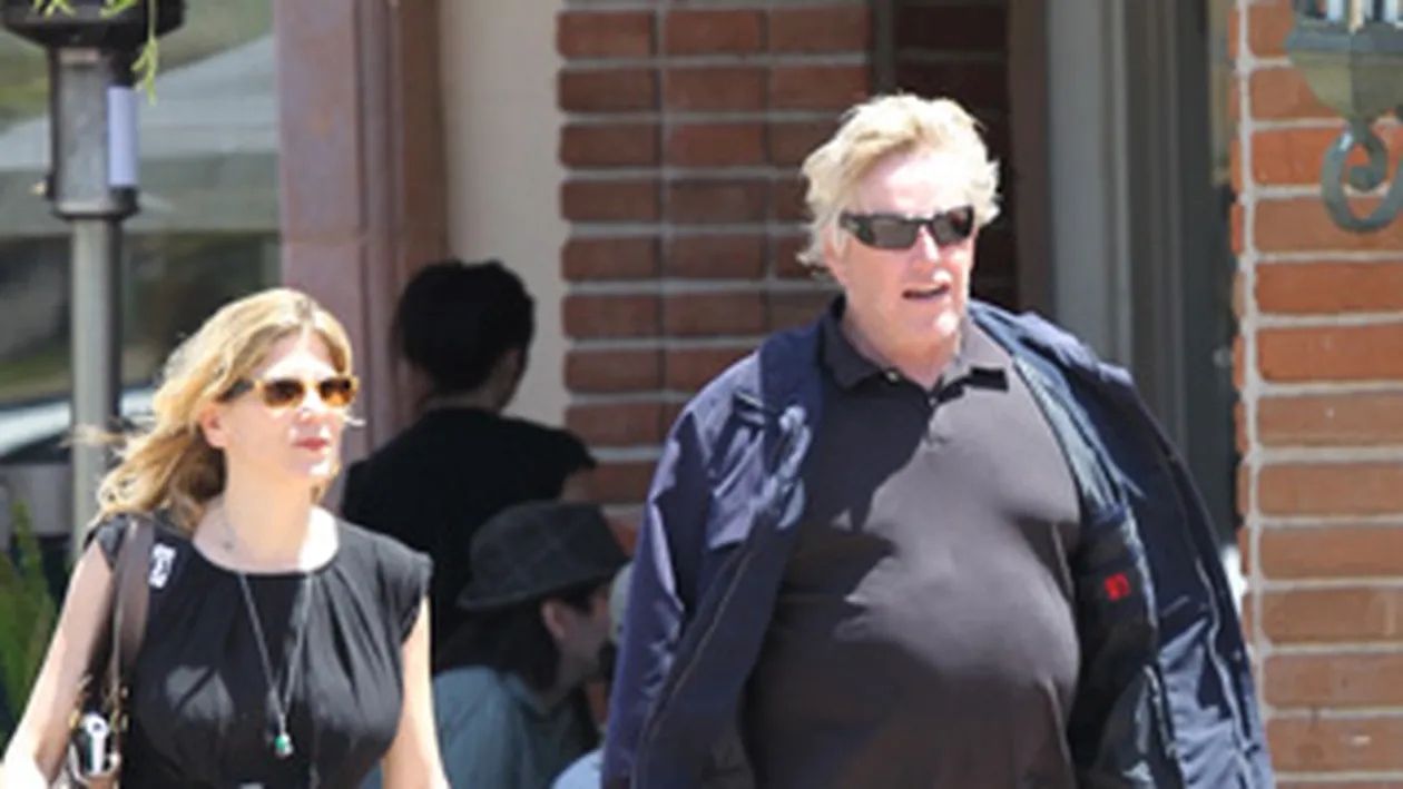 Zici ca e umflat cu pompa – Actorul Gary Busey are ditamai burta