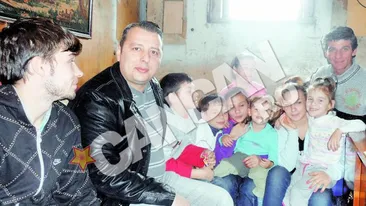 Stefan Florescu a mai facut un gest de suflet. Ajutor pentru o familie cu opt copii