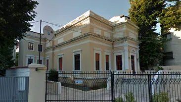 Aceasta este cea mai scumpă vilă din Bucureşti, aflată la vânzare pe internet! Am intrat in ”Palatul” de 3,3 milioane E! CANCAN.ro a aflat povestea casei cu 15 camere şi 8 băi