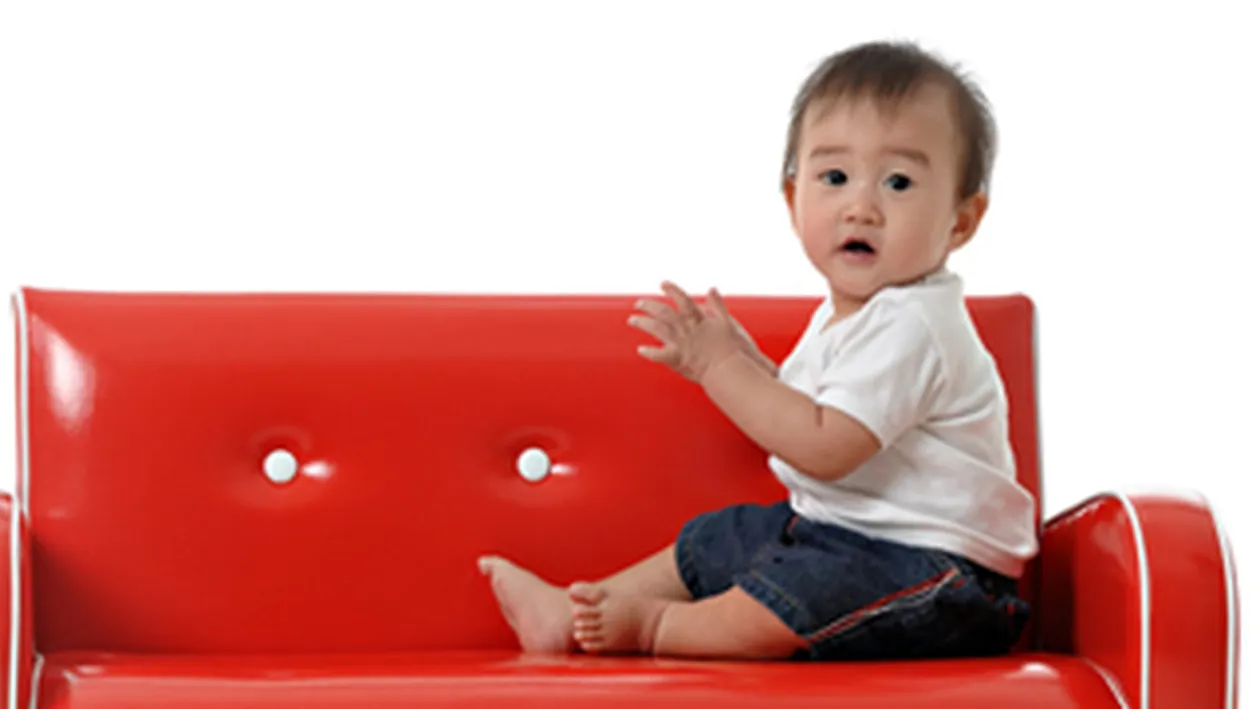 Un chinez, condamnat la inchisoare dupa ce si-a vandut fiul de 2 ani pe internet!