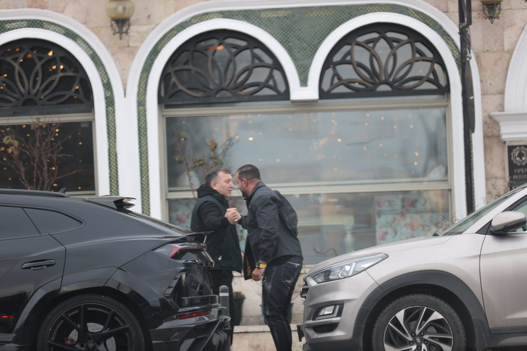 Breaking news! Celebrul Nuredin Beinur, “executat” cu un pistol în restaurantul “Voievodal“