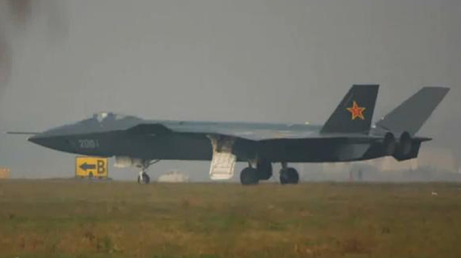 VIDEO China se lauda cu primul avion intr-adevar invizibil!