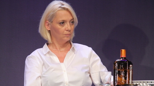 Emilia Popescu, asa cum putini si-o amintesc! Dans dracesc pe ritmuri populare!