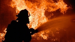13 persoane evacuate în urma unui incendiu produs la o butelie, într-un apartament din Hunedoara