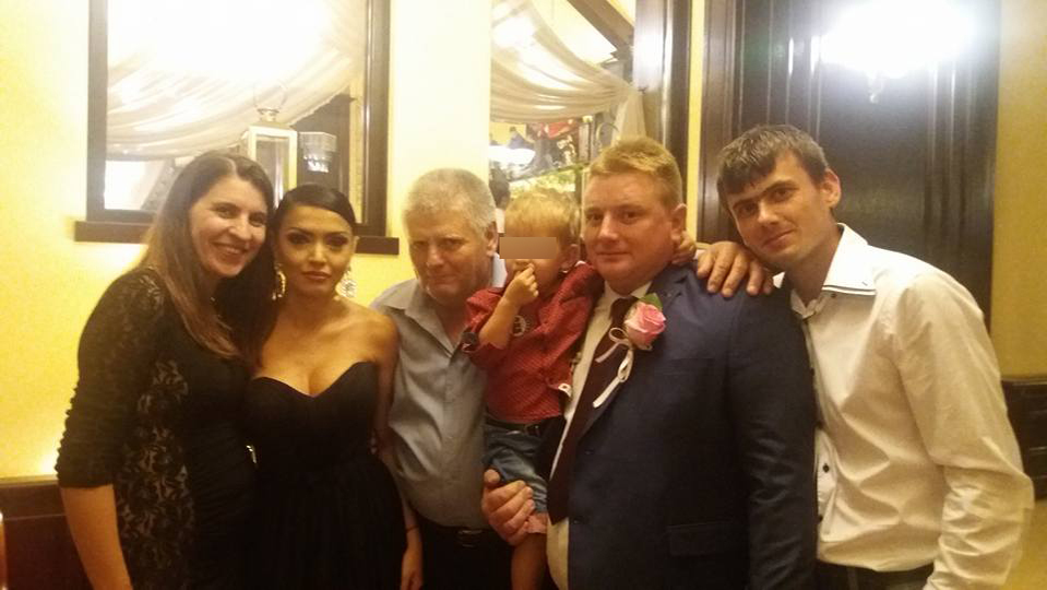 Bruneta a participat la o nuntă weekendul trecut.