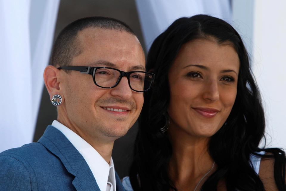Decizia luată de CHESTER BENNINGTON cu puţin timp înainte să se sinucidă! E emoţionant ce scria în testamentul artistului