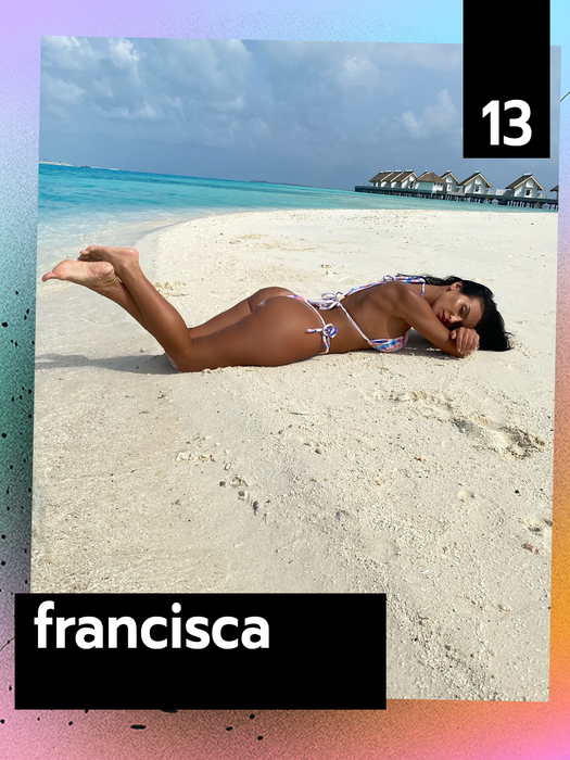 Aloooo, Anna Lesko, Inna, Francisca… TOP sexy-vedete care s-au jucat cu fundulețul în nisip!