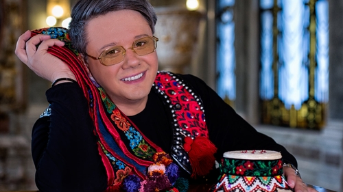 Preşedintele Academiei Române, Ioan Aurel Pop, actriţa Maia Morgenstern și cuplul Alina Sorescu și Alexandru Ciucu, în debutul noului sezon "Drag de România mea!"