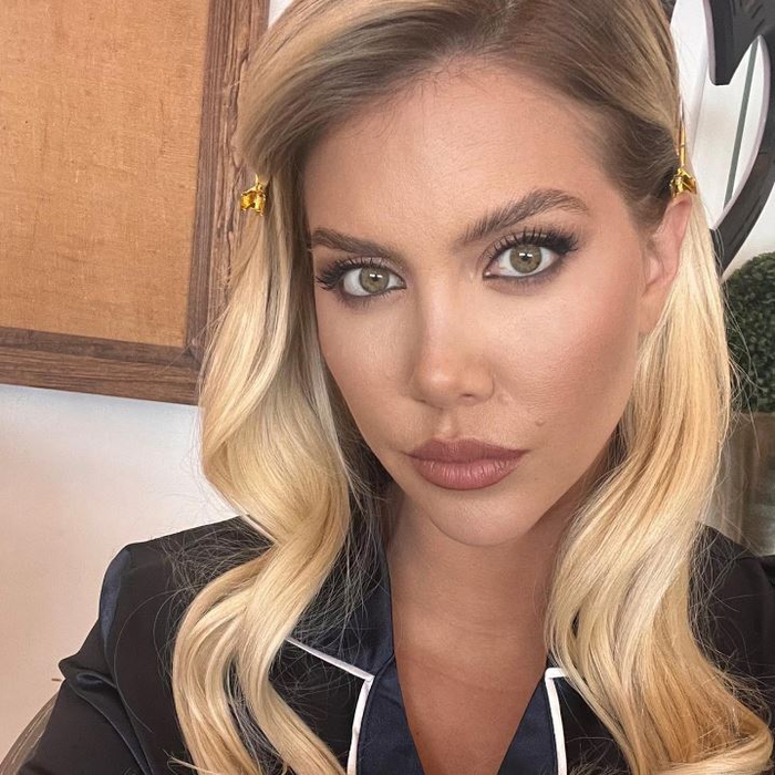 Divorț de răsunet în lumea fotbalului. Sexy-impresara și fotbalistul care îl reprezintă și-au spus adio. „E dureros!” | GALERIE FOTO