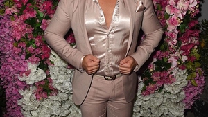 Rodrigo Alves, apariţie de senzaţie cu două bunăciuni! ”Păpuşa Umană” Ken şi-a tras două iubite pe măsură