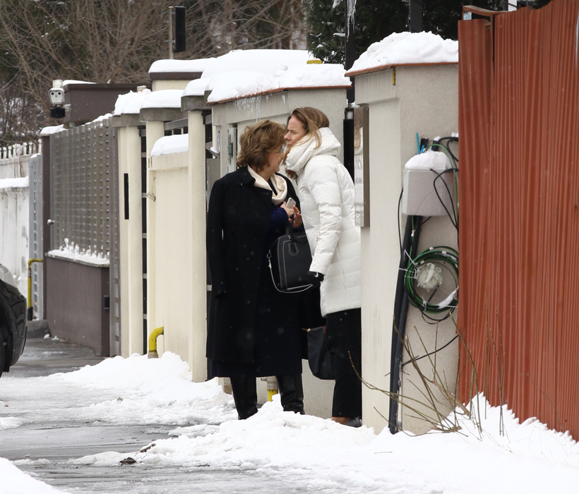 Christina Verchere și Mariana Gheorghe au fost lăsate să aștepte în frig