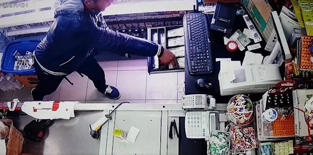 Momentul furtului a fost surprins de camere