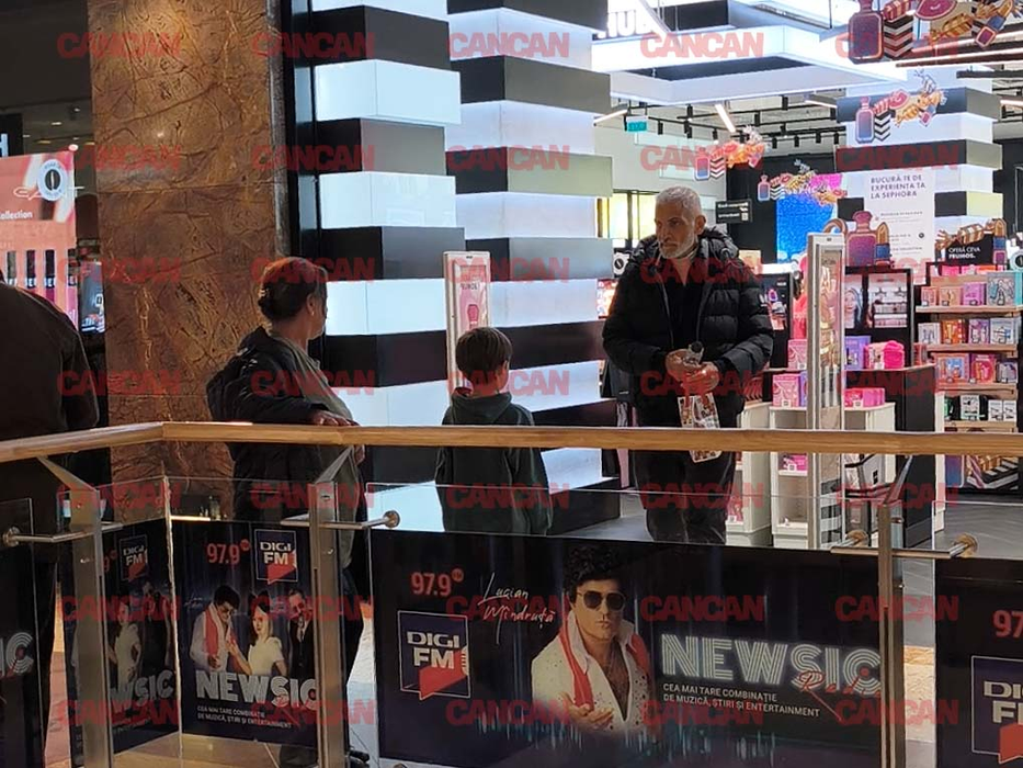 Cât timp soția lui a intrat în Sephora, Damian Drăghici a avut grijă de fiul lor