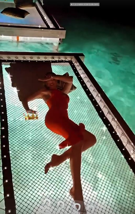 Bianca Drăgușanu, momente de răsfăț într-un jacuzzi alături de un bărbat? Cine este musculosul care apare pe filmarea în care este etichetată diva | VIDEO