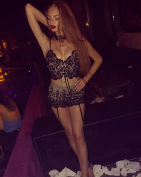 Tristan Tate, lângă o șatenă focoasă de ziua lui de naștere! Imagini cu cei doi