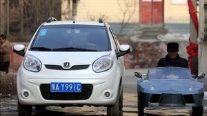 E e cel mai fericit copil din lume! A primit cadou un Lamborghini in miniatura care arata spectaculos!