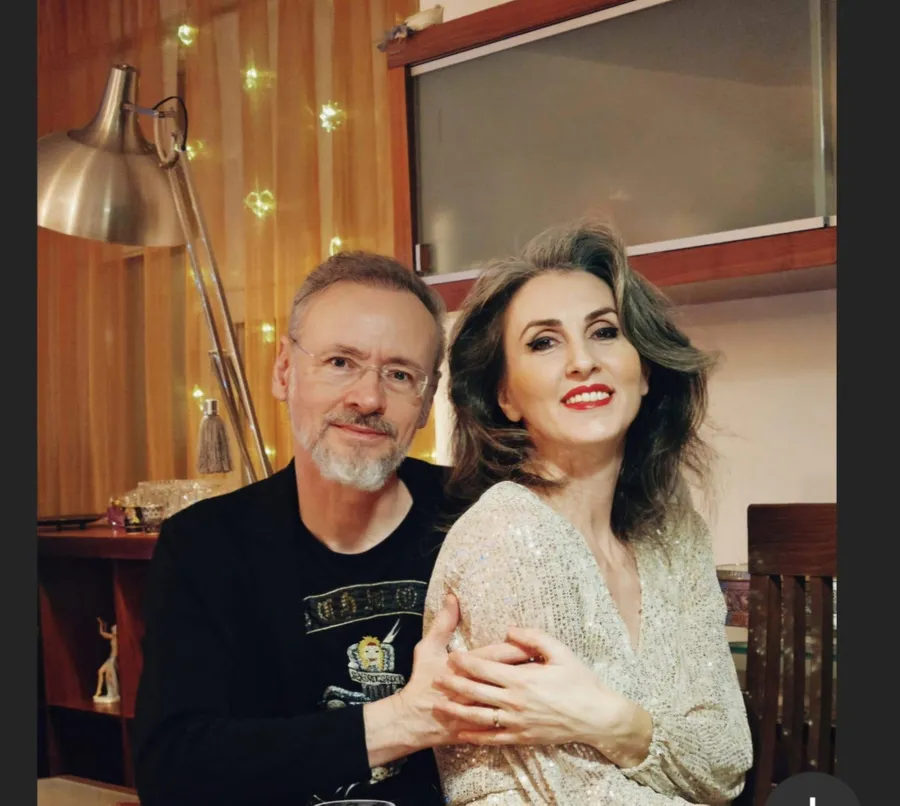 Mihai Albu și iubita lui poartă verighete. sursă - social media