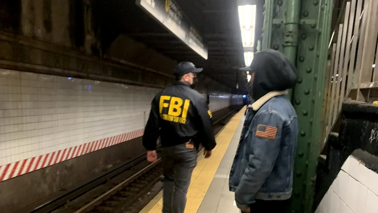 Imagini cu puternic impact emoțional! Atac armat la metroul din New York