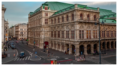 Capitala europeană unde uiți de temperaturile sufocante și explorezi străzi spectaculoase pe jos