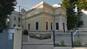 Aceasta este cea mai scumpă vilă din Bucureşti, aflată la vânzare pe internet! Am intrat in ”Palatul” de 3,3 milioane E! CANCAN.ro a aflat povestea casei cu 15 camere şi 8 băi