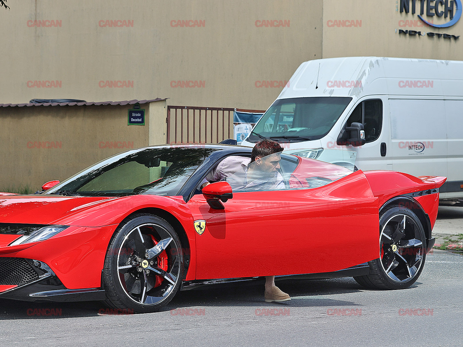 Mihai Mincu în noul lui Ferrari 849 Testarossa