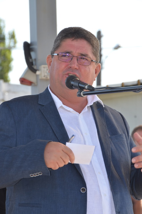 Primarul "neconvențional" de la Răcari (Foto: arhiva personală Facebook/Marius Caraveteanu)