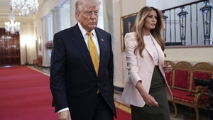 Ce s-ar întâmpla cu Melania Trump dacă Donald Trump ar muri în timpul mandatului. Scenariul analizat de presa americană