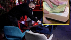 Ce salariu are un ospătar din cluburile de fiţe din Bucureşti? La ce sumă ajunge cu tot cu bacşiş