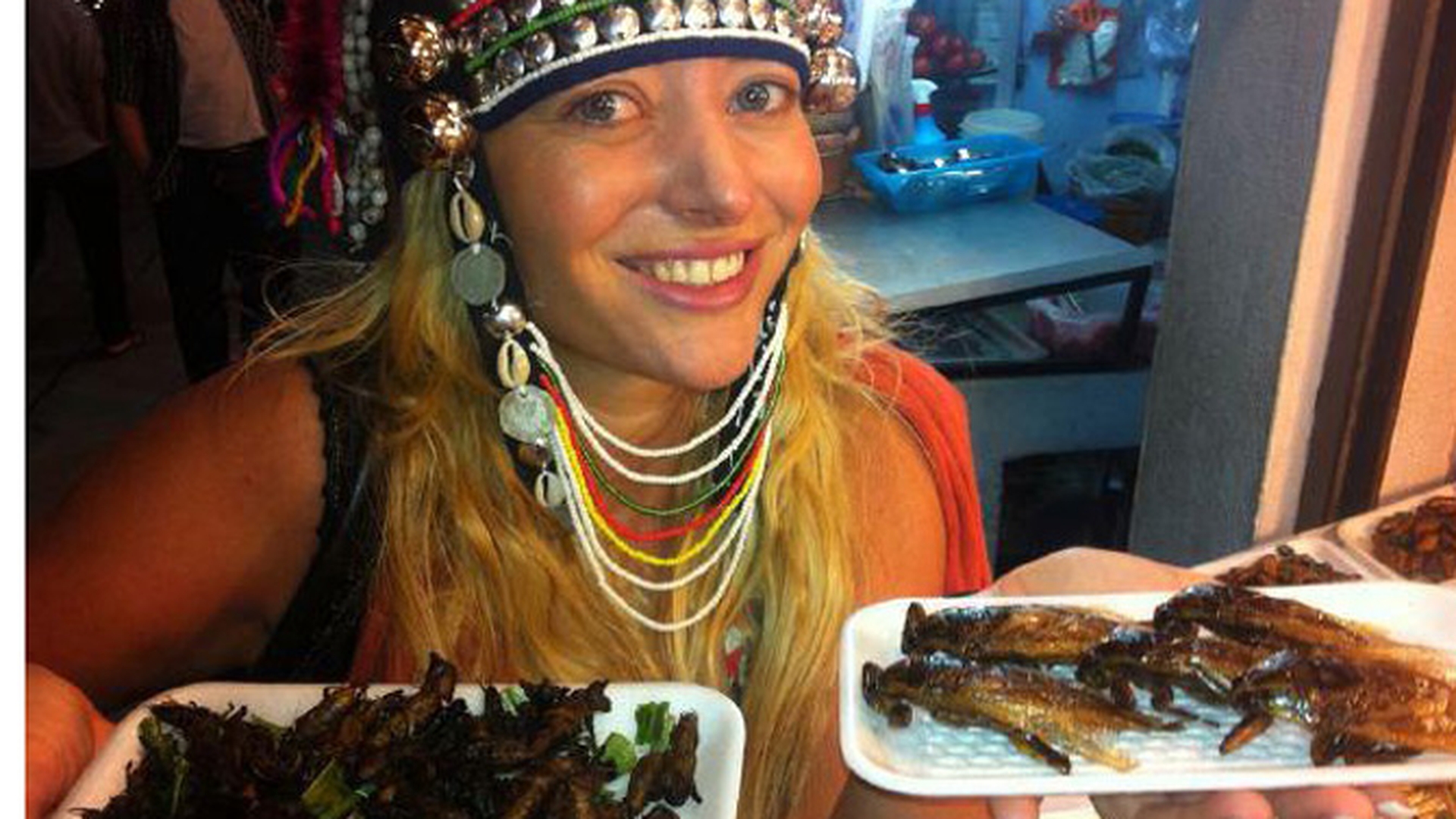 Ce dezgustator! Delia Matache a mancat gandaci pane la micul dejun!