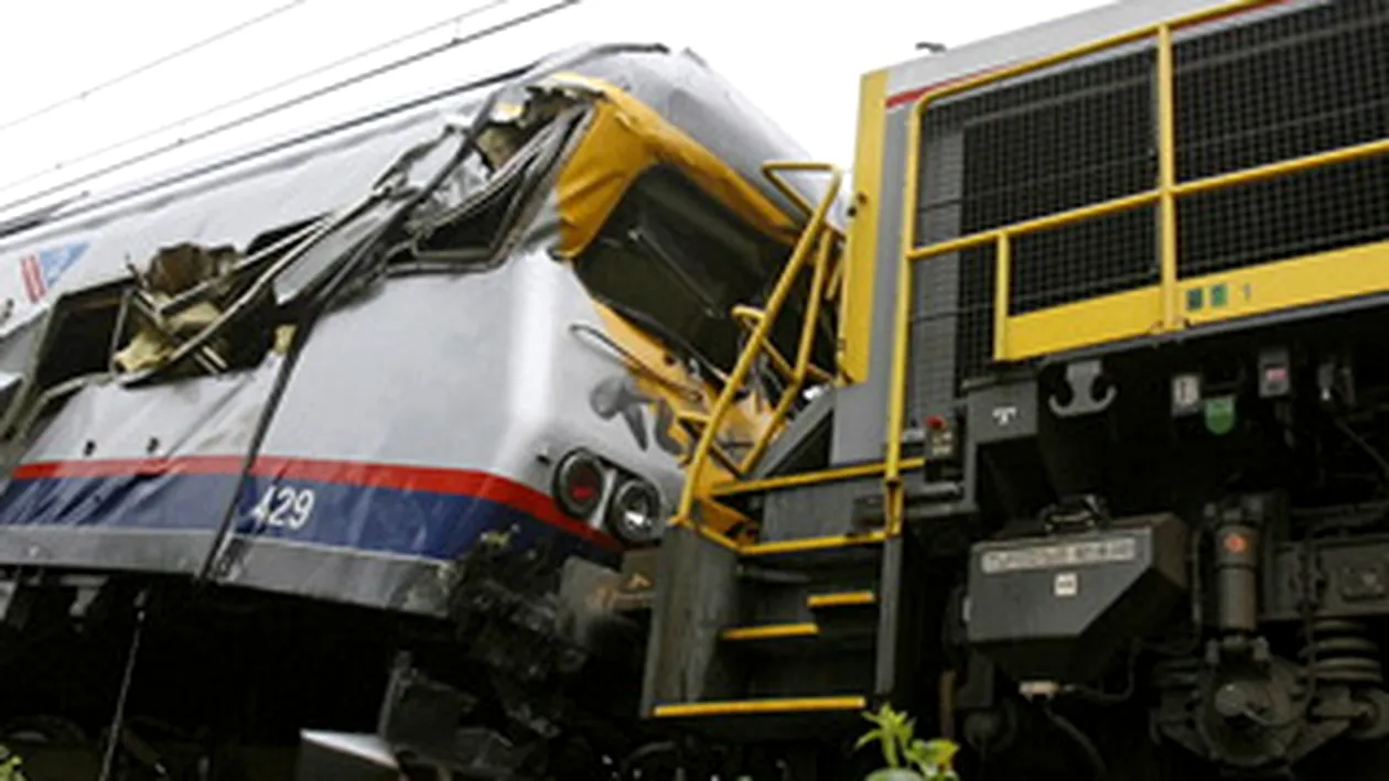 Accident feroviar care a implicat trei trenuri de marfa in SUA