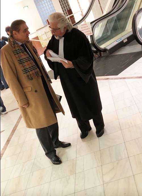 Prinţul Paul discută cu avocatul lui, Theodor Rus, despre dosarul moştenirii