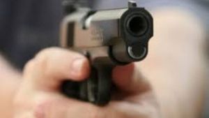 Două bande rivale s-au ciuruit într-un club chiar de ziua Americii