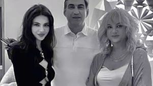 Imagine de colecție cu Victor Pițurcă și soția lui. Maria Pițurcă arată exemplar
