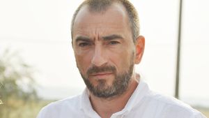 Scandal monstru la Mioveni. Un consilier local a ameninţat "organul" cu... "organul", chiar în secţia de poliţie