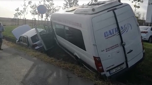 Accident grav în apropiere de Craiova! 17 deţinute au fost implicate în incidentul rutier