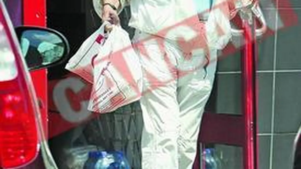 Simona a plecat de acasa!