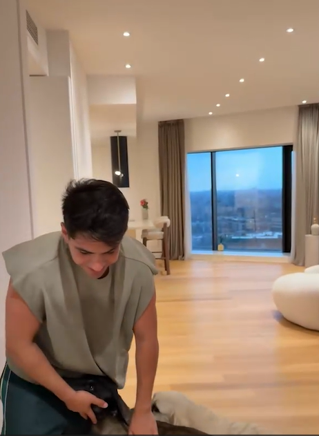Cum arată penthouse-ul lui Bisoi. Are saună, sală și vedere spre lacul Herăstrău