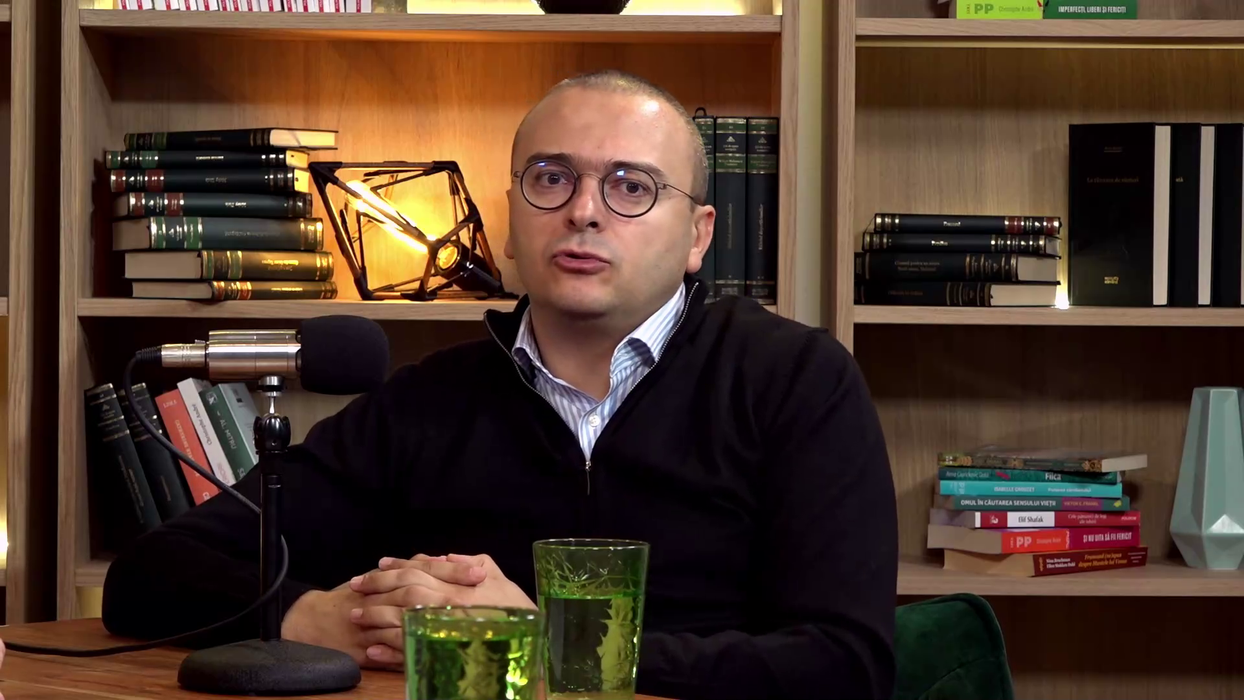 Podcastul poate fi urmărit integral pe canalul de YouTube ”ALTCEVA cu Adrian Artene” / (Sursa: Captură video)