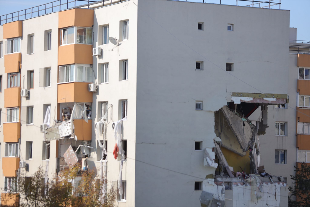Explozie puternică într-un bloc de 8 etaje din cartierul Rahova/ sursă foto: ISU București