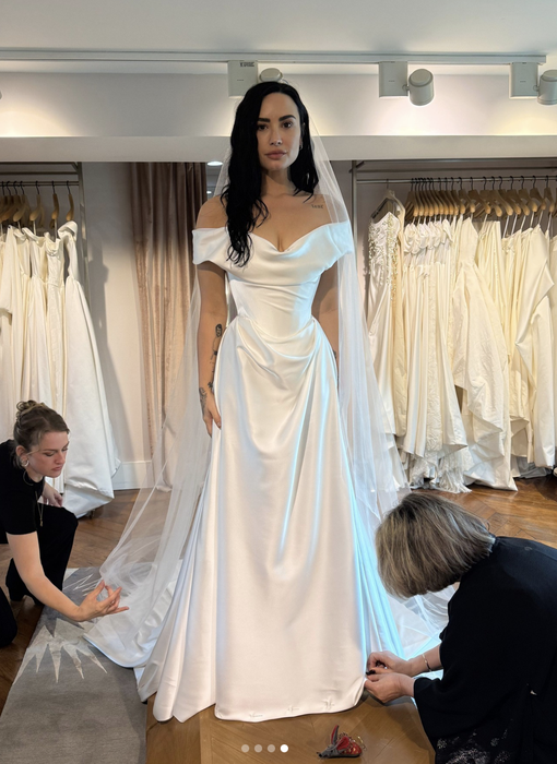 Demi Lovato și Jutes s-au căsătorit! Primele imagini cu artista în rochie de mireasă