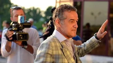 Gigi Becali, vizitat la inchisoarea Rahova de calugarii de la Muntele Athos. Patriarhia le-a permis sa participe la slujba