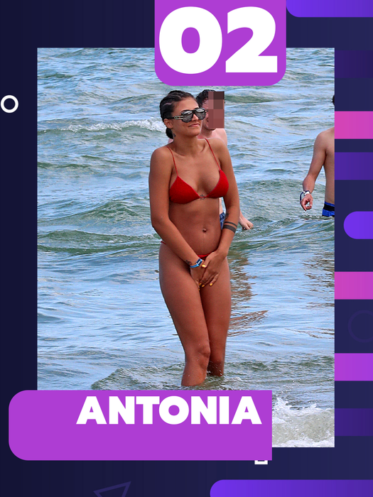 Top 30 sexy – dive care au devenit pudice și încearcă să-și acopere “elementele din dotare” cu mânuța. Gina Pistol & Daniela Crudu, în ipostaze de neuitat!