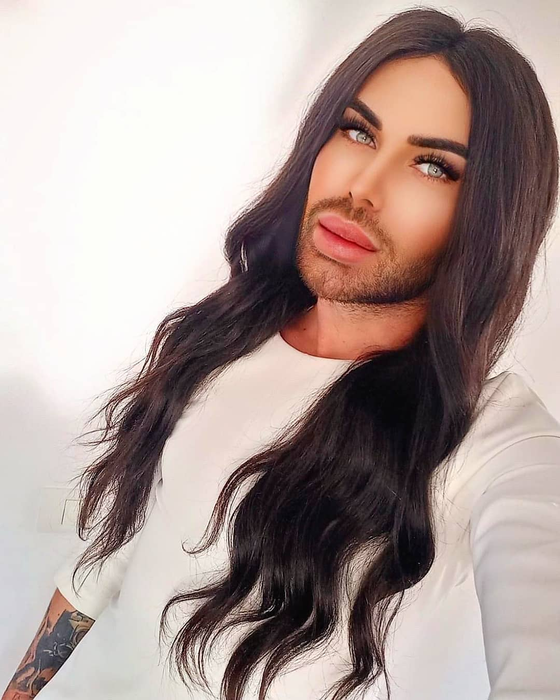 "Conchita de România" s-a îndrăgostit de un milionar arab / Sursă foto: Facebook