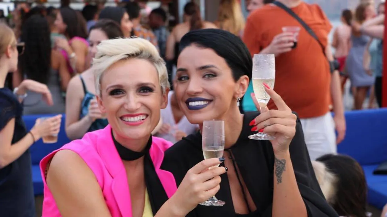 Ce a putut să-i spună o fană Adelinei Pestriţu. Ce ai tu pe buze....