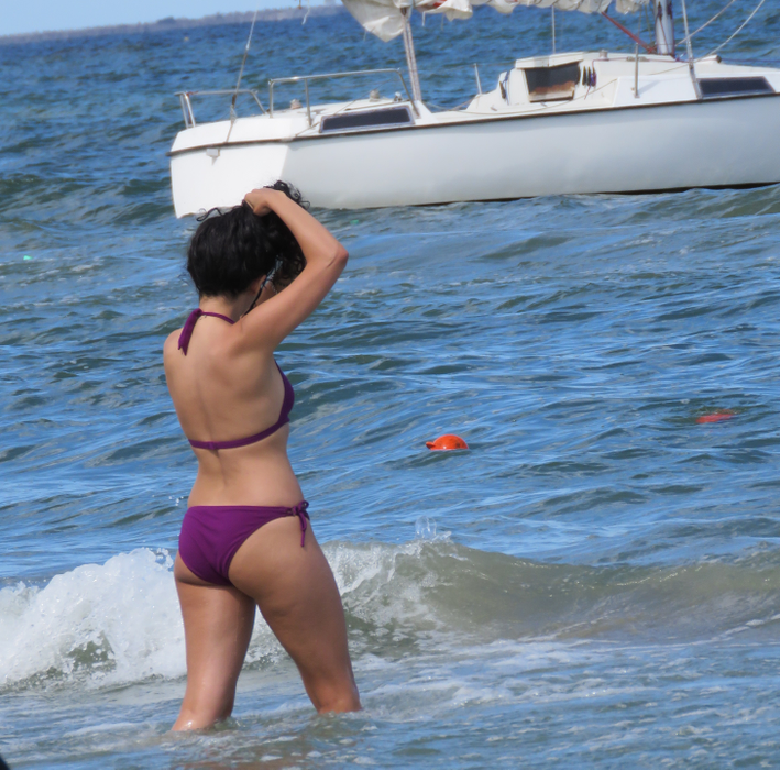 ”Prințesica telenovelelor" a atras privirile la mare