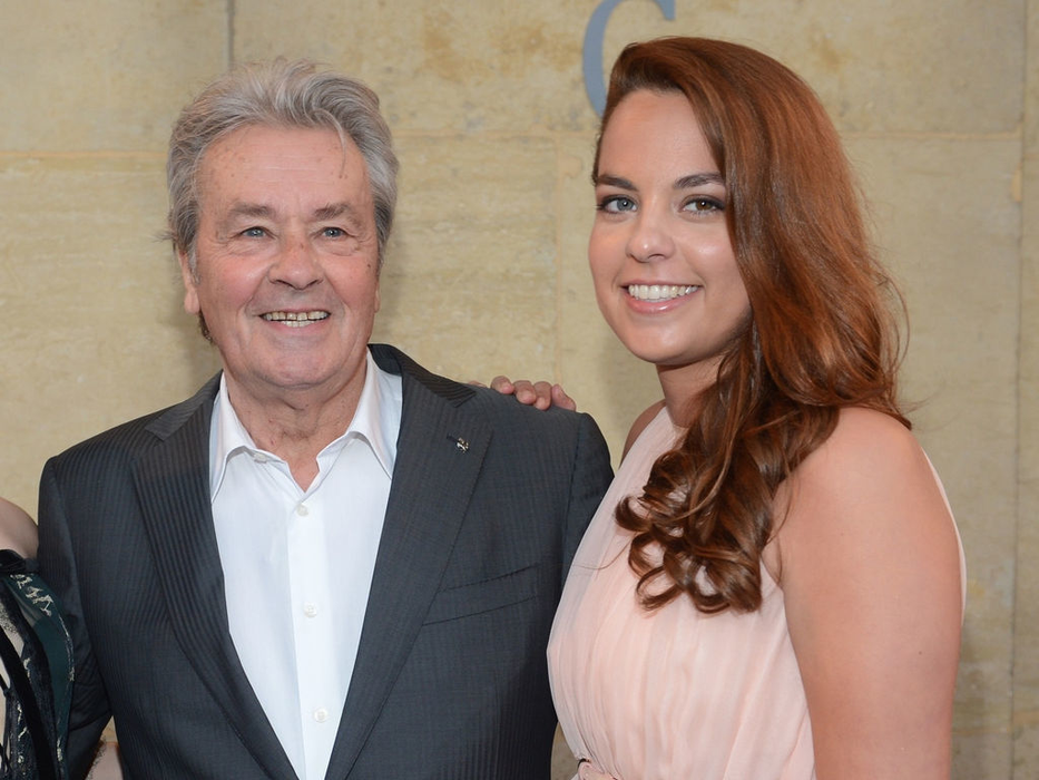Anouschka este fiica lui Alain Delon şi  Rosalie van Breemen