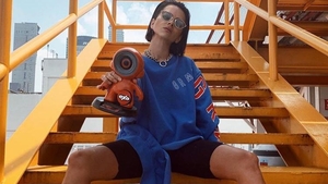 România reprezentată la Milano Fashion Week! Piesa INNEI - ”Iguana” în show-ul Versace